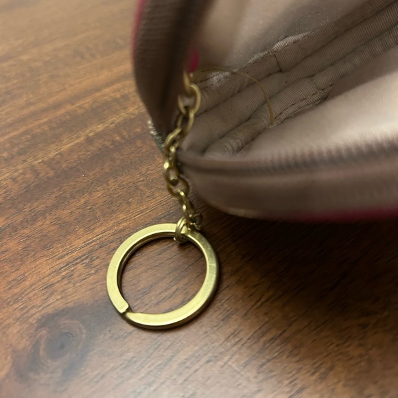 Floral Patterned Round Wristlet - Picture 5 of 5